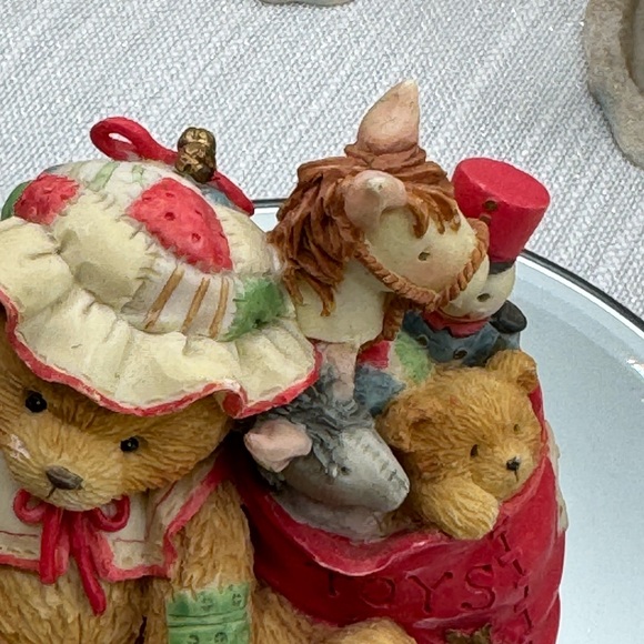 Cherished Teddies Holiday Figurine Caroline” we wish you good things” 1993 - Picture 5 of 6